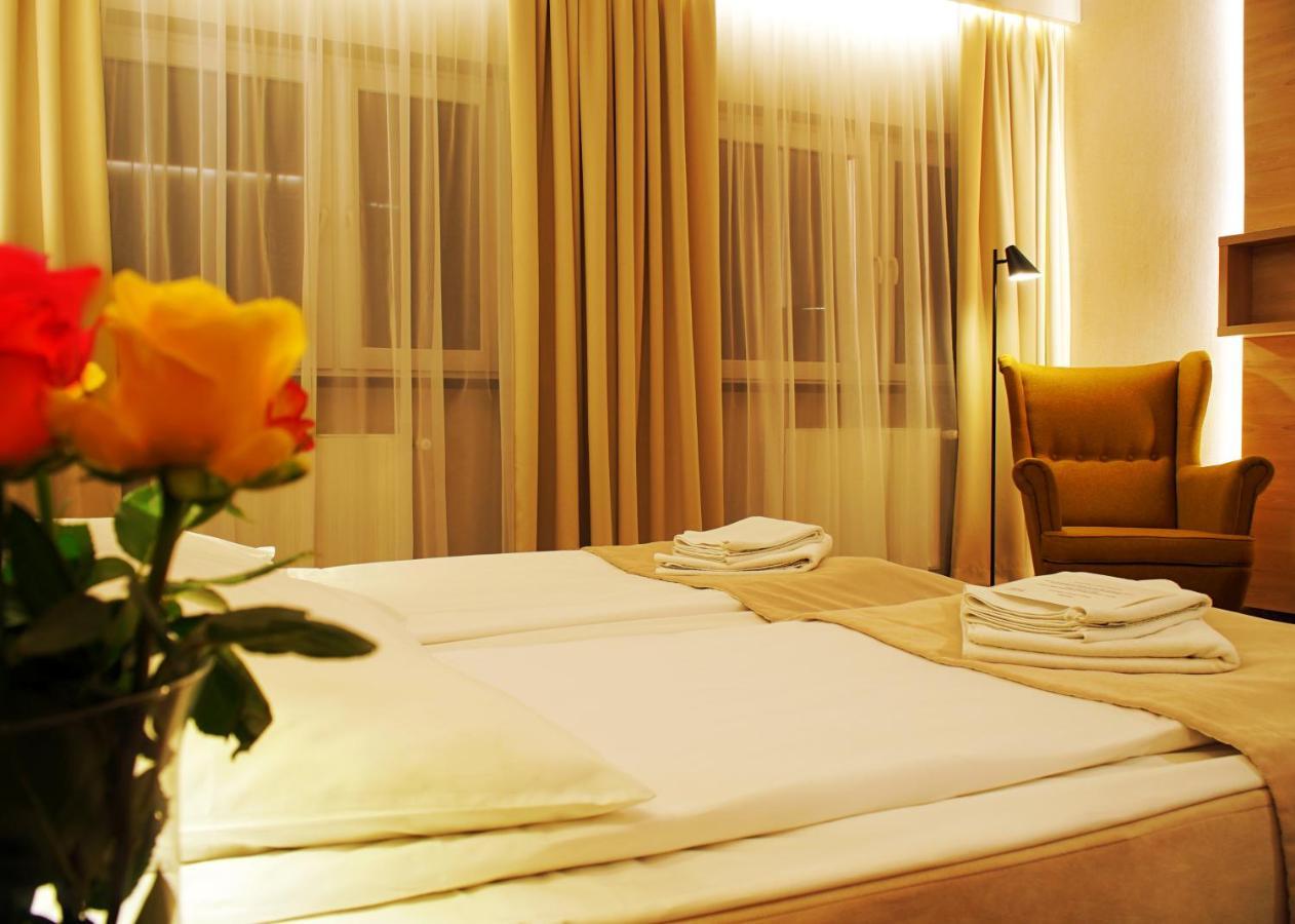 Hotel Relax Кенти Екстериор снимка