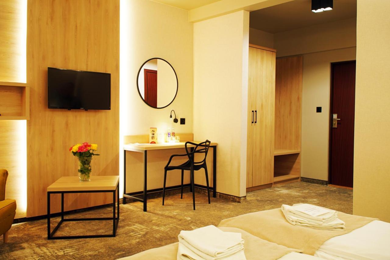 Hotel Relax Кенти Екстериор снимка