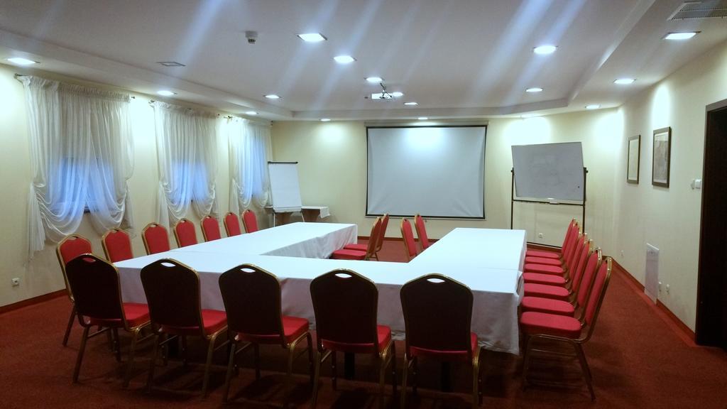 Hotel Relax Кенти Екстериор снимка