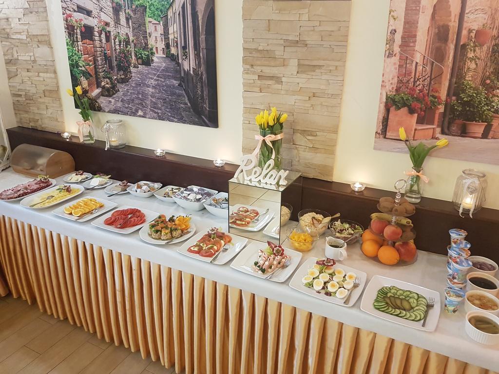 Hotel Relax Кенти Екстериор снимка