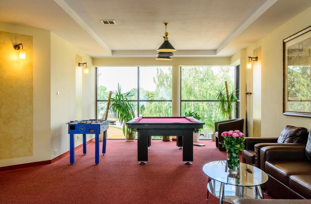 Hotel Relax Кенти Екстериор снимка