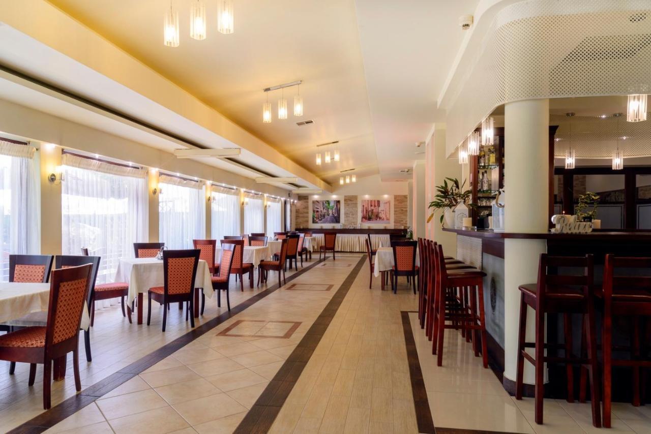 Hotel Relax Кенти Екстериор снимка