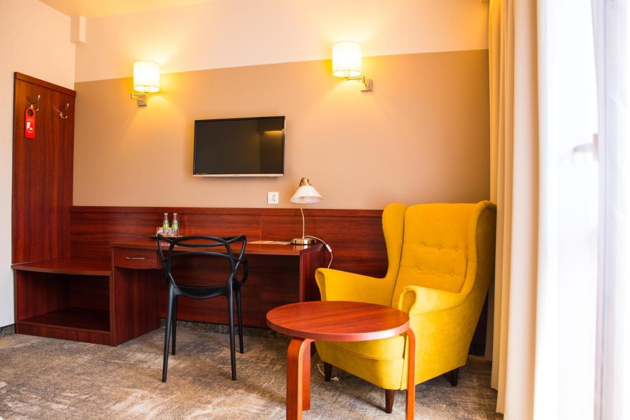 Hotel Relax Кенти Екстериор снимка